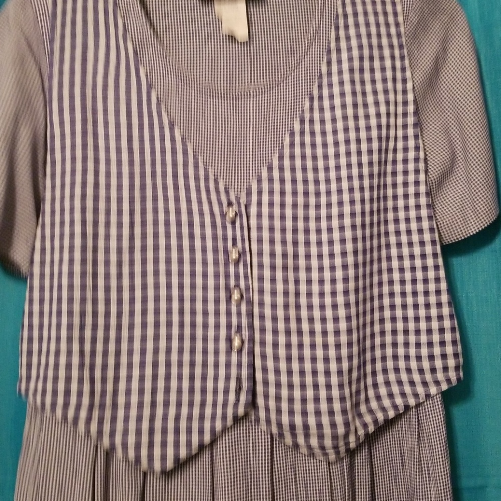 Dress - Picture 2 of 4